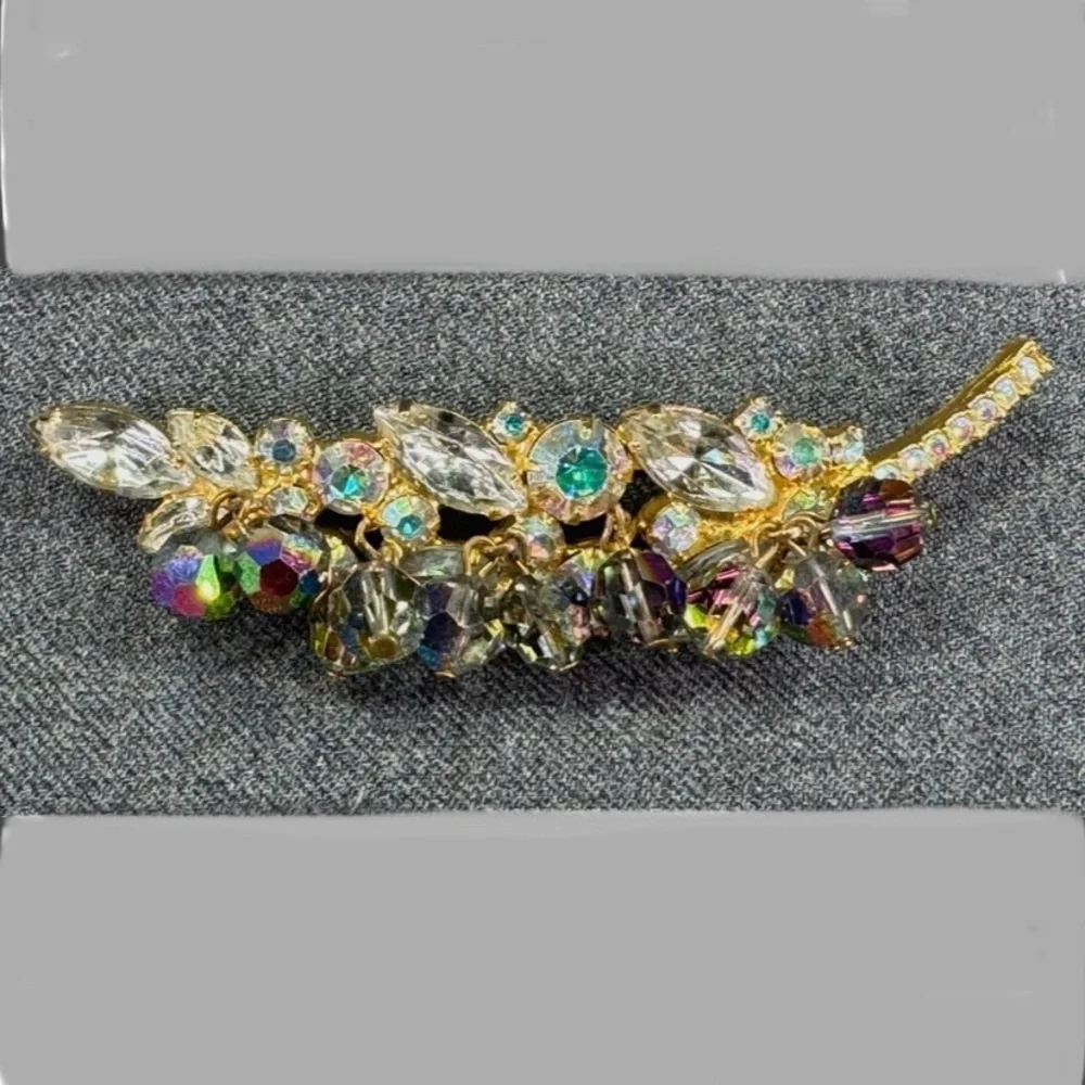 Vintage Juliana cha cha beads AB‎ crystals goldtone metal leaf pin brooch